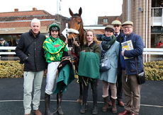 Pony Racing Authority Graduates H'cap Hurdle.