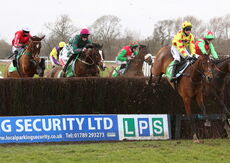 Paddy Power Warwick Castle H'cap Chase.