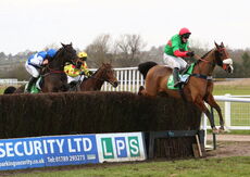 Paddy Power Warwick Castle H'cap Chase.