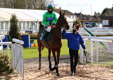 Racing TV Mares' H'cap Chase.