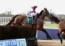 Racing TV Mares' H'cap Chase.