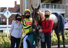 Visit racingtv.com Nov Hurdle (Div 1)
