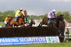 Lovely Lorna's Cinquenta Celebration H'cap Chase.