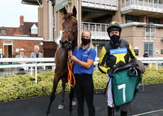 racingtv Mares' 'NH' Flat Race.