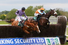 Racing TV Novices' H'cap Chase