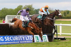 Racing TV Novices' H'cap Chase