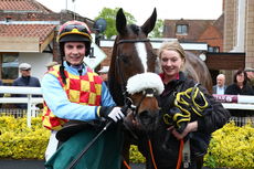Racing TV Novices' H'cap Chase