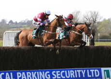 Racing TV Mares' Nov H'cap Chase.