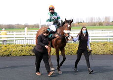 Racing TV Mares' Nov H'cap Chase.