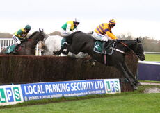 racingtv.com 'Veterans' H'cap Chase