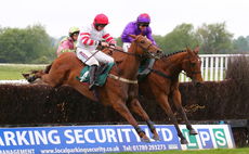 Close Brothers Business Finance Nov H'cap Chase.
