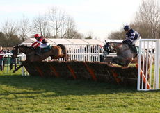 Racingtv.com Hands And Heels H'cap hurdle.