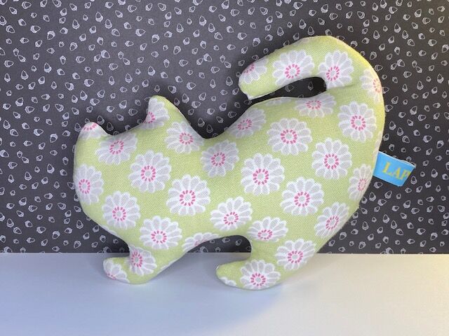 Croxton Cat-green daisy