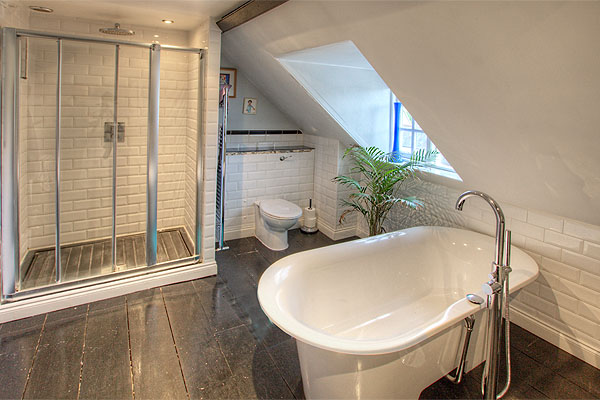 Interior Bathrooms 5