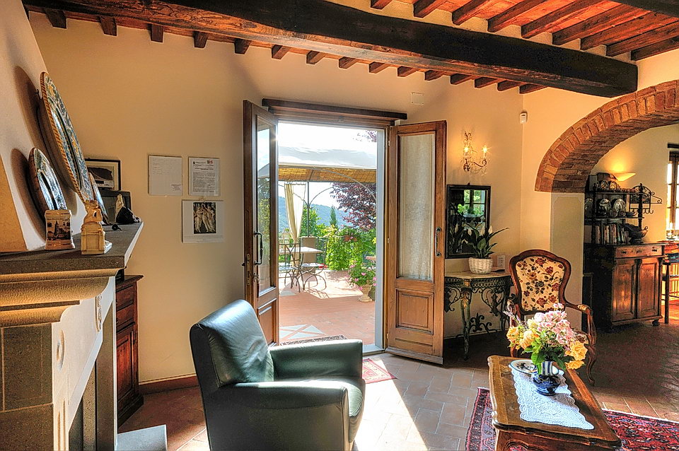 french doors to dining terrace