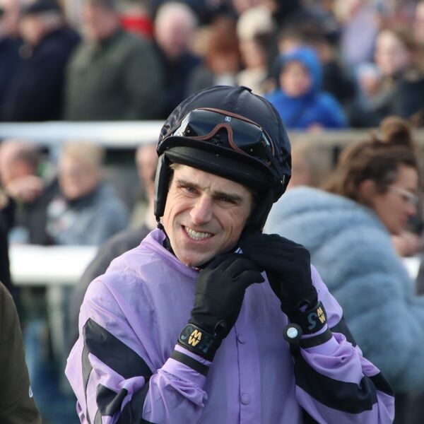 R3 Harry Skelton