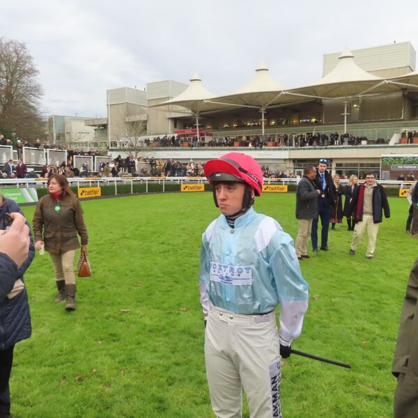 Sandown - Charlie Hammond