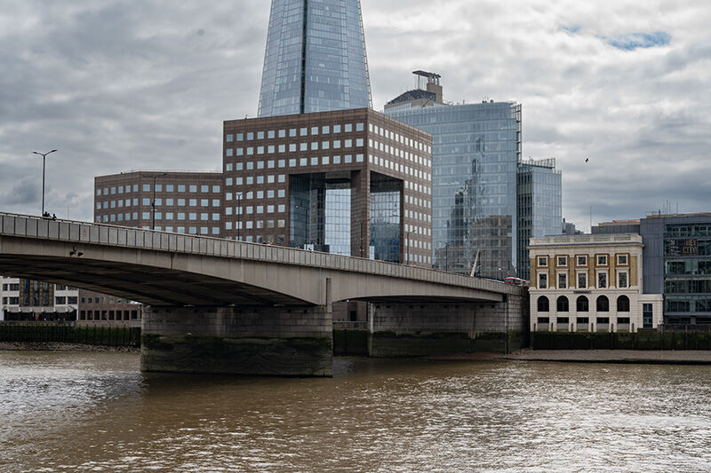 LONDON BRIDGE