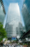 LUNCHTIME AT CANARY WHARF