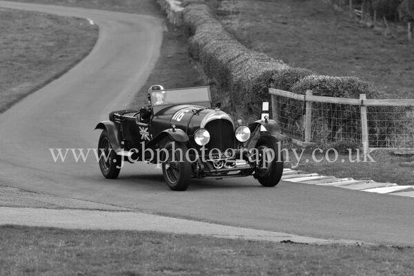 Bentley Lightweight 1923 driven by Jolyon Harrison
