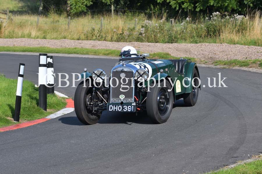Morgan 4/4 driven by George Proudfoot
