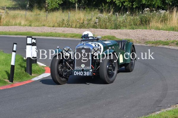 Morgan 4/4 driven by George Proudfoot