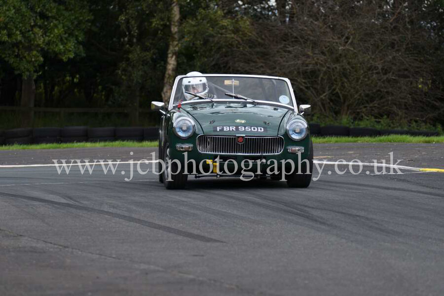 MG Midget driven by Thomas Robinson