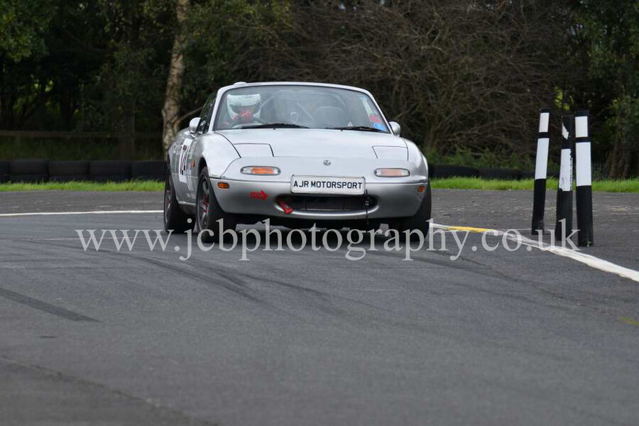 Eunos Roadster driven by Alexander Rhodes