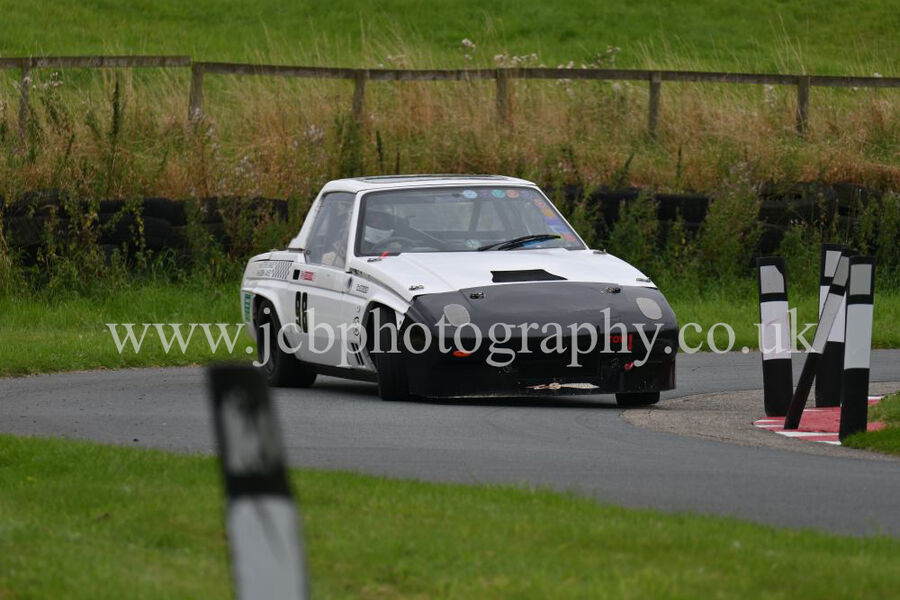 Reliant Scrimitar SS1 driven by Joshua Oakes