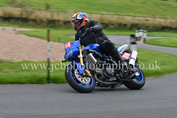Suzuki TL1000 ridden by Gareth Plunkett