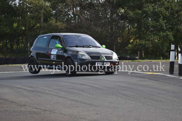 Renault Clio 182 driven by Mick Tetlow