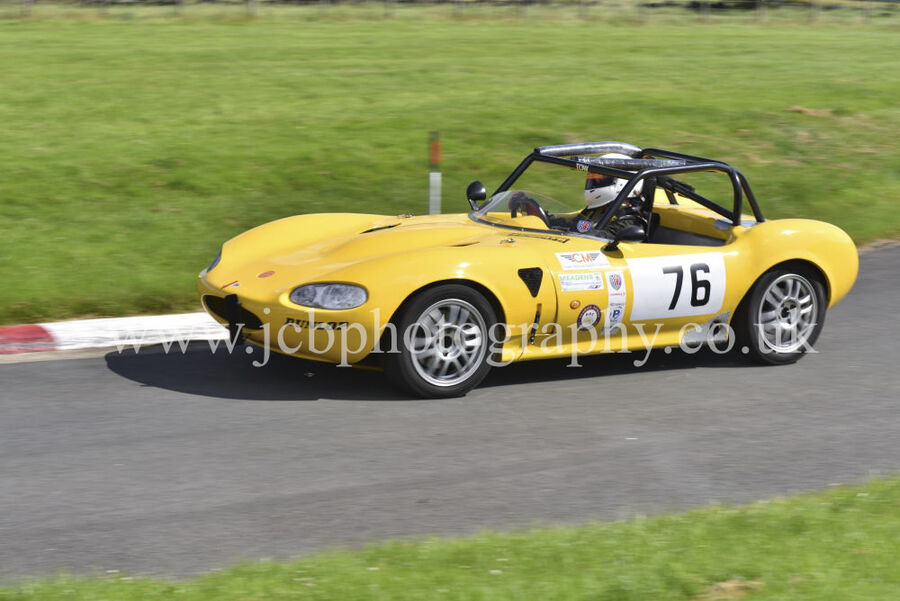 Ginetta G20 driven by Robert Pallett