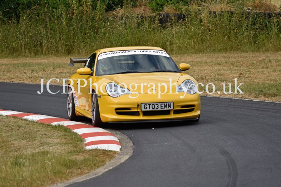 Porsche 993 GT3 driven by Robert Lancaster Gaye