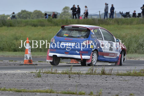 Peugeot 206 GTi driven by Leonardo Lyon
