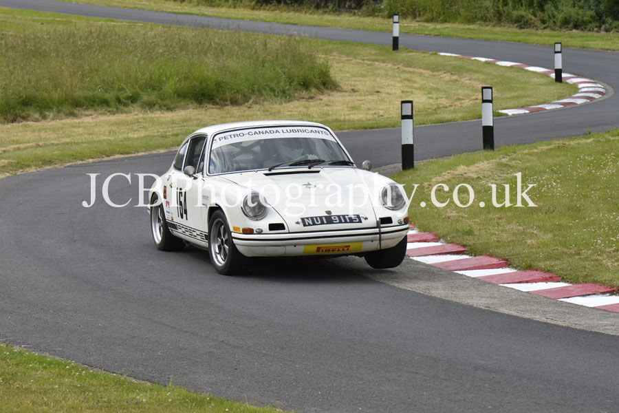 Porsche 911 E driven by Martin Leach