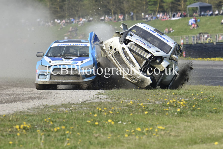 Steve Hill's Mitsubishi Lancer Evo 10 Super car & Julian Godfrey's Mitsubishi Mirage Super car
