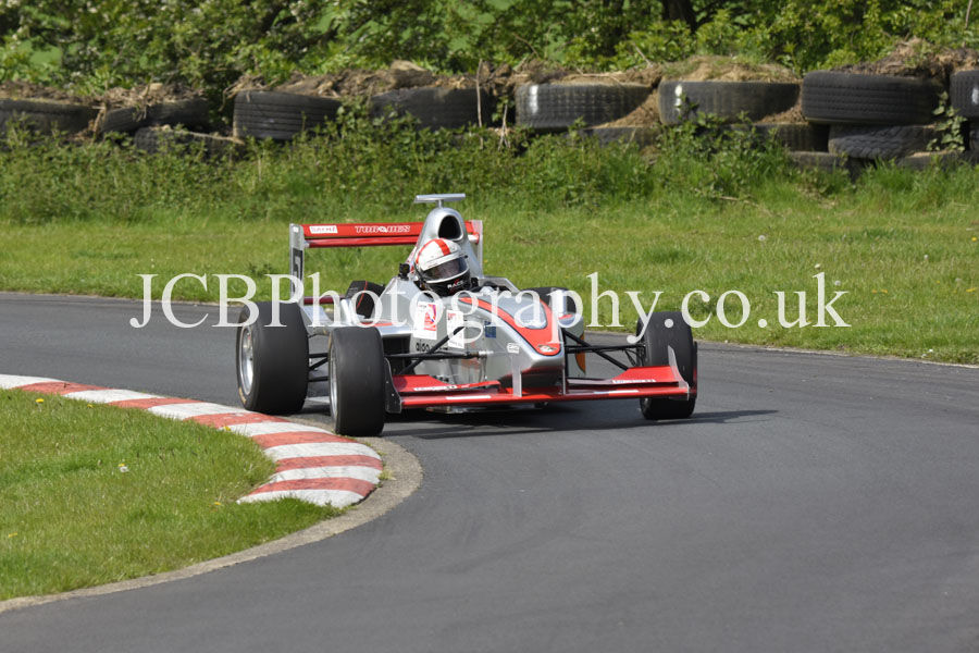 Van Dieman RF02FX driven by Andrew Colbourne