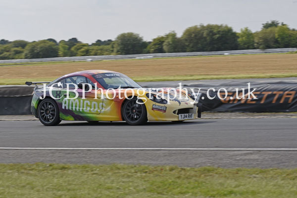 Ginetta G40 driven by Richard Usher