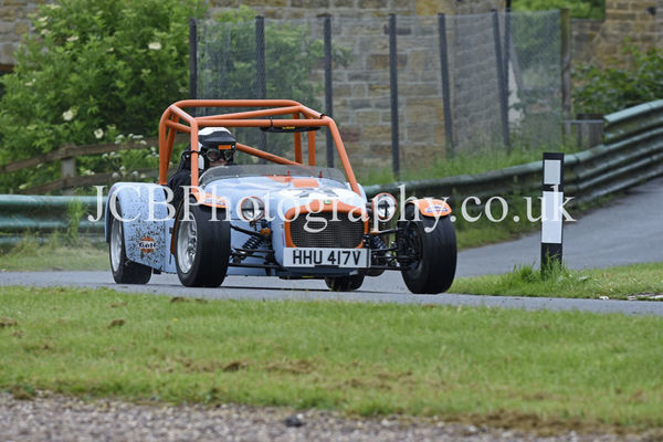 Locust 7 driven by Peter Wright