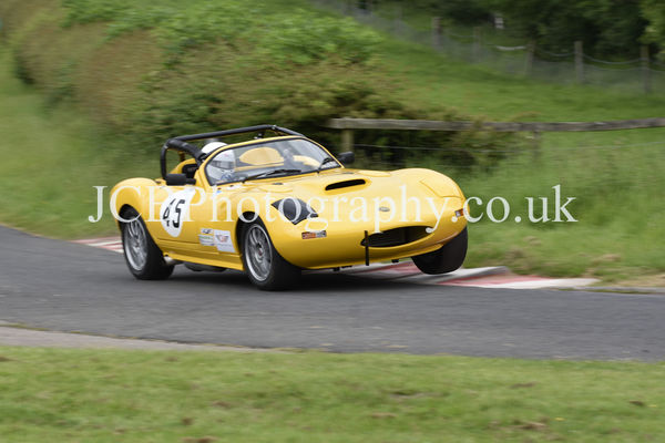 Ginetta G33 driven by Graham Beale