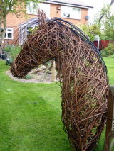 Willow horse sculpture – Eventing course