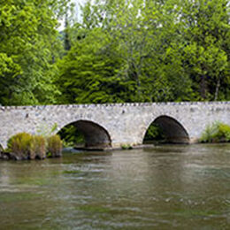 12 th century bridge Le Saillant a