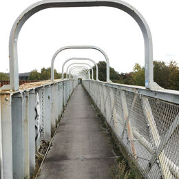 Footbridge Metro centre