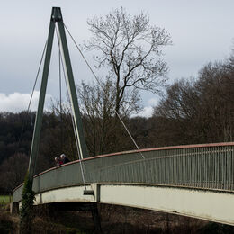 Footbridge chat