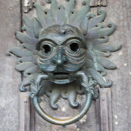 Knocker