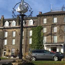 H.C. Old Swan Hotel Harrogate. Joan Patterson. Judge: Chris Whittle