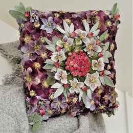 H.C. Flower cushion square. Janet Long. Judge: Ray Bell.