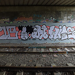 under Wapping bridge