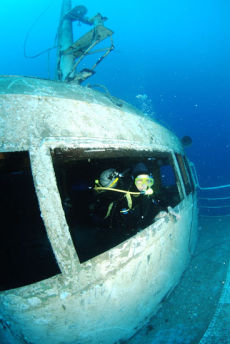 Bridge of the Karwella, Xatt l-Ahmar