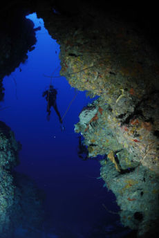 Tunnel onto reef wall, Maria La Gorda